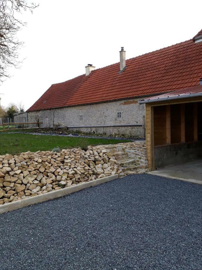 Gite " Le Vieux Noyer" Liesville-sur-Douve Eksteriør bilde
