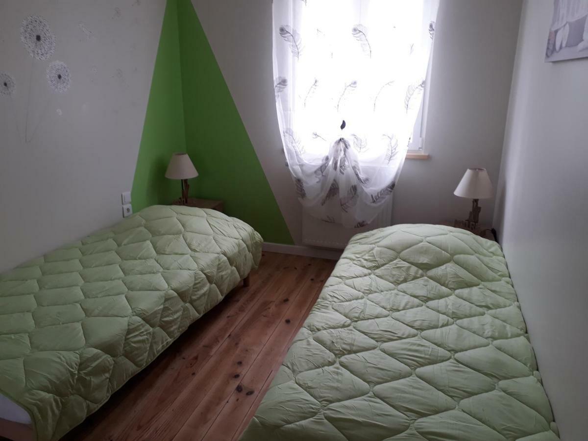 Gite " Le Vieux Noyer" Liesville-sur-Douve Eksteriør bilde