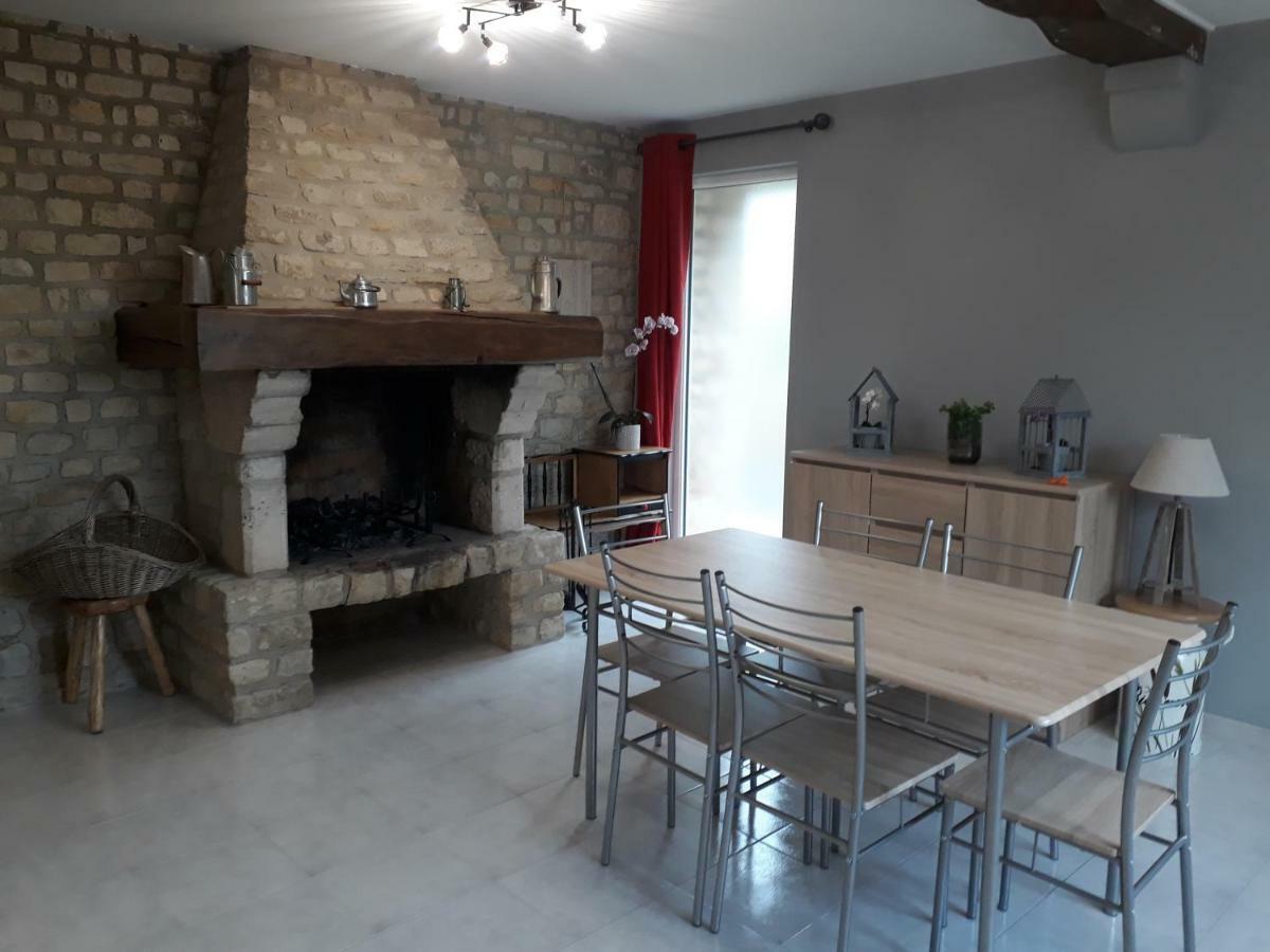 Gite " Le Vieux Noyer" Liesville-sur-Douve Eksteriør bilde