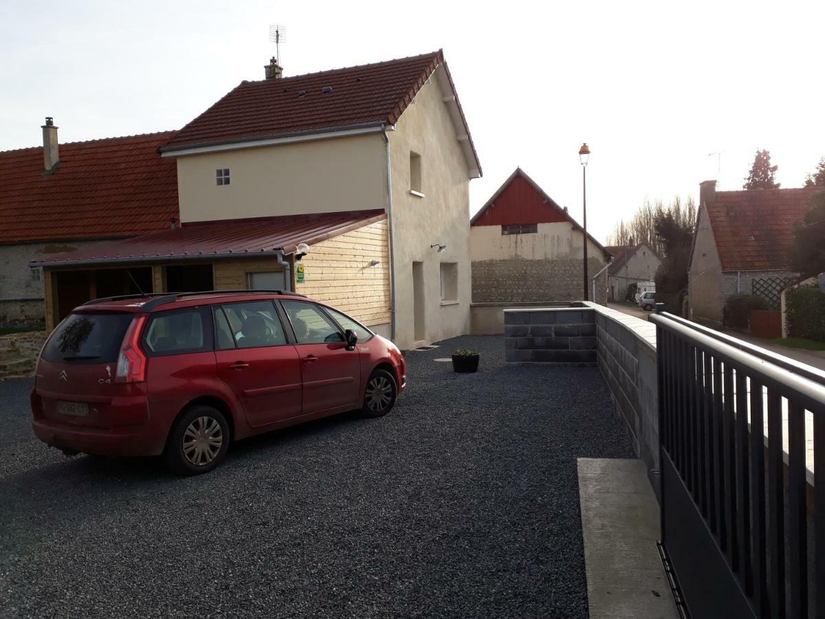 Gite " Le Vieux Noyer" Liesville-sur-Douve Eksteriør bilde